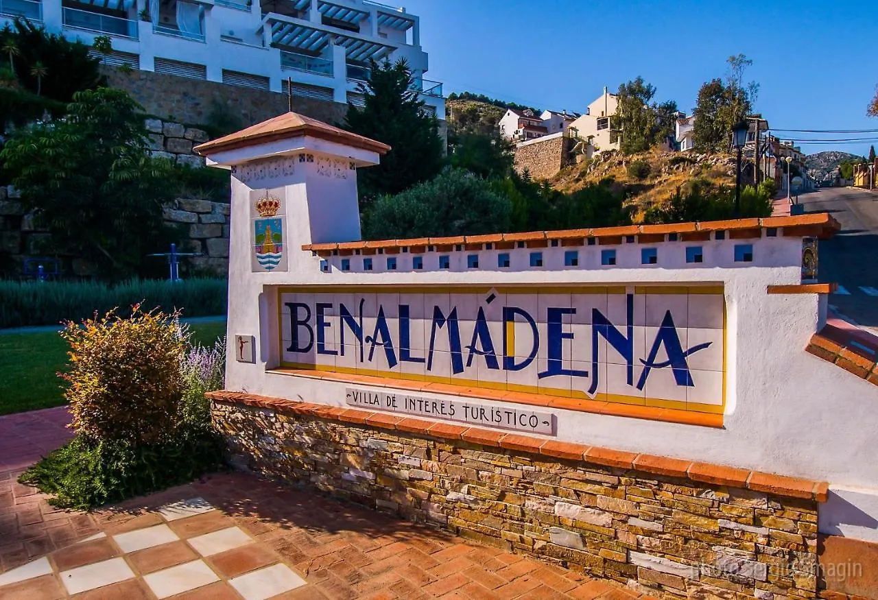 Los Patos II Apartamentos - A 300 m de playa - Piscina - PARKING GRATIS - EXCELENTE CONEXION WIFI Benalmádena España